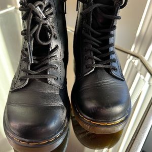 Original Dr. Martins Toddler size 9. Stylish!